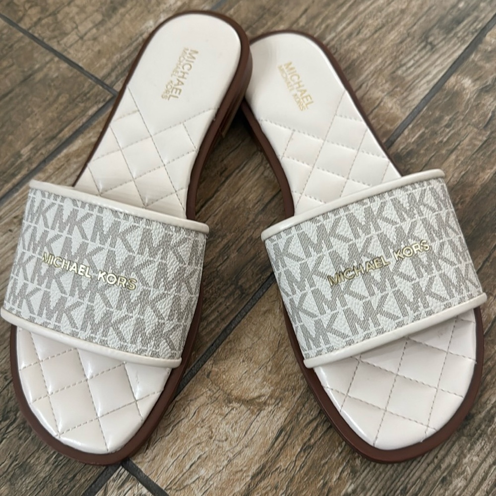 Michael Kors White and Gold Slide Sandals Slip Ons Signature MK Jet Set size 7